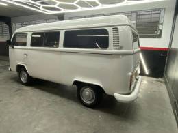VOLKSWAGEN - KOMBI - 2004/2005 - Branca - R$ 29.900,00