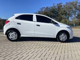 CHEVROLET - ONIX - 2017/2018 - Prata - R$ 39.900,00