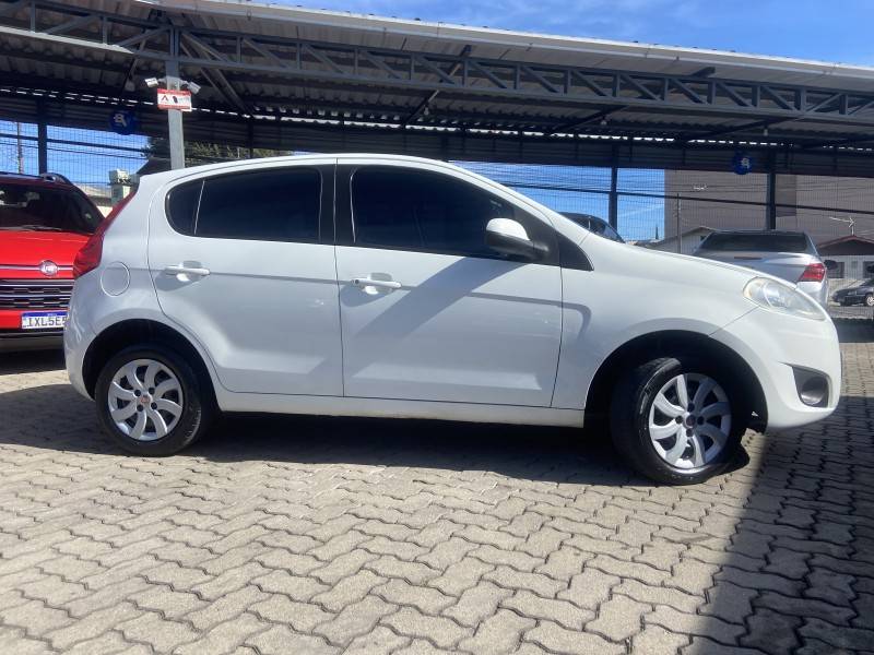 FIAT - PALIO - 2013/2013 - Branca - R$ 29.900,00