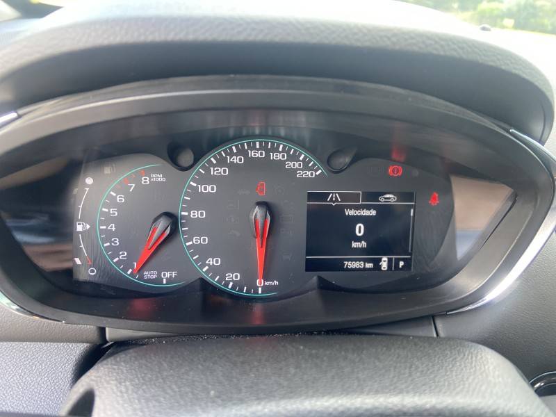 CHEVROLET - TRACKER - 2017/2018 - Prata - R$ 86.900,00