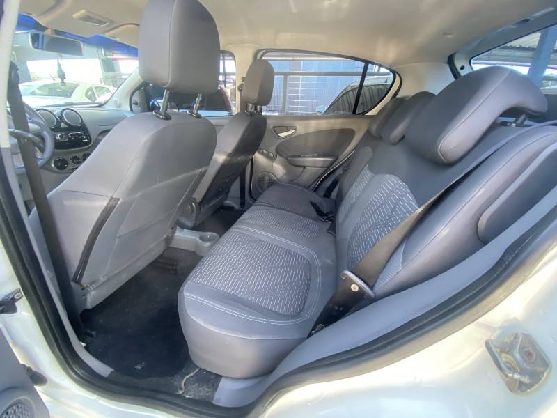 FIAT - PALIO - 2013/2013 - Branca - R$ 29.900,00