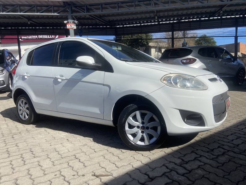 FIAT - PALIO - 2013/2013 - Branca - R$ 29.900,00