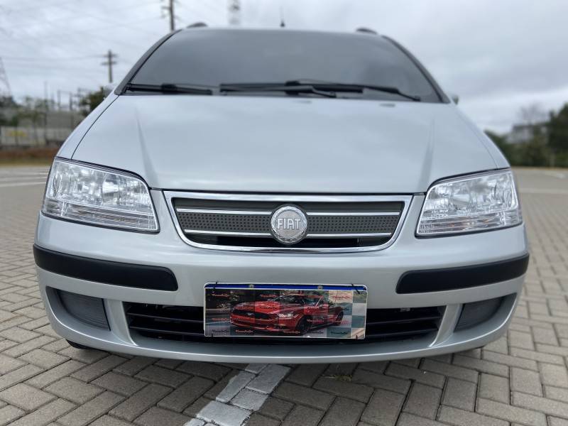 FIAT - IDEA - 2008/2008 - Prata - R$ 27.900,00