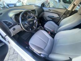 HYUNDAI - HB20S - 2013/2014 - Branca - R$ 54.900,00
