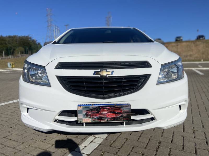 CHEVROLET - ONIX - 2017/2018 - Prata - R$ 39.900,00