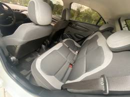 CHEVROLET - ONIX - 2014/2014 - Branca - R$ 36.900,00