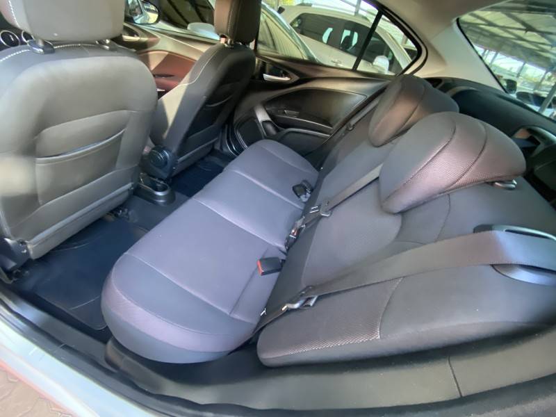 FIAT - CRONOS - 2018/2019 - Branca - R$ 64.900,00