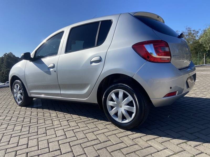 RENAULT - SANDERO - 2016/2017 - Prata - R$ 42.900,00