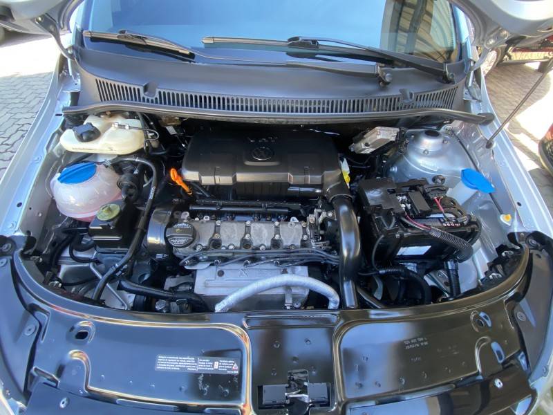 VOLKSWAGEN - FOX - 2010/2010 - Prata - R$ 28.900,00