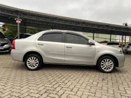 TOYOTA - ETIOS - 2012/2014 - Prata - R$ 37.900,00