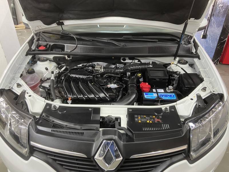 RENAULT - SANDERO - 2017/2018 - Branca - R$ 47.900,00