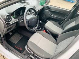 FORD - FIESTA - 2014/2014 - Branca - R$ 31.900,00