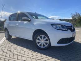 RENAULT - SANDERO - 2017/2018 - Branca - R$ 47.900,00