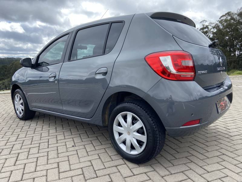 RENAULT - SANDERO - 2015/2015 - Cinza - R$ 36.900,00