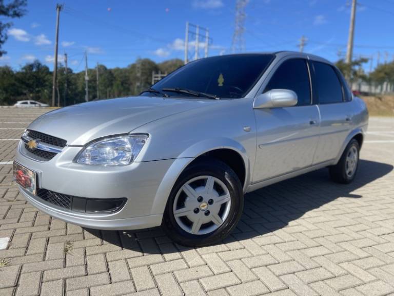 CHEVROLET - CLASSIC - 2013/2014 - Prata - R$ 29.900,00