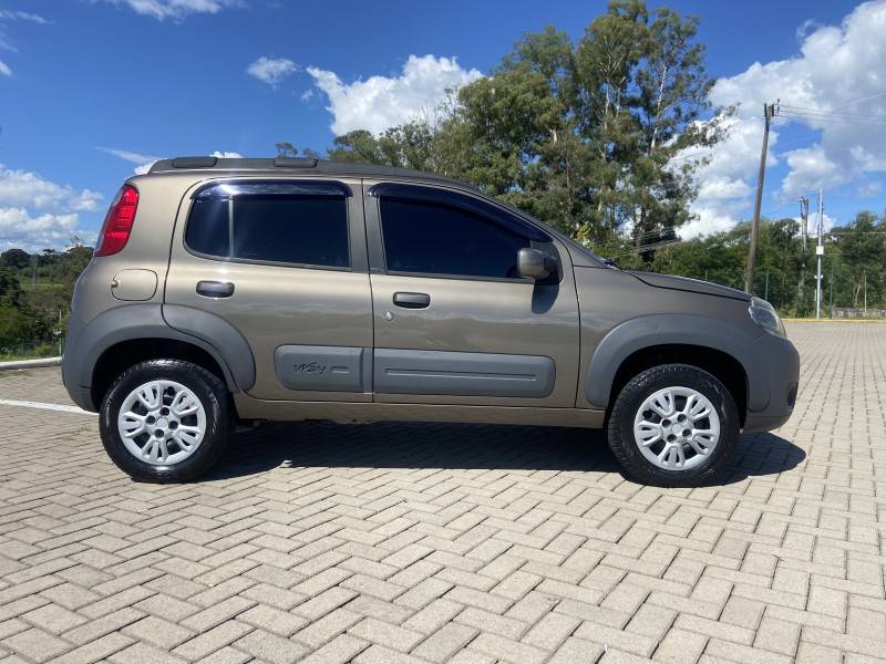 FIAT - UNO - 2011/2011 - Cinza - R$ 28.900,00