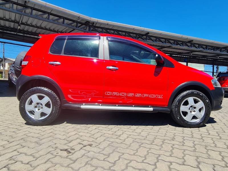 VOLKSWAGEN - CROSSFOX - 2009/2009 - Vermelha - R$ 35.900,00