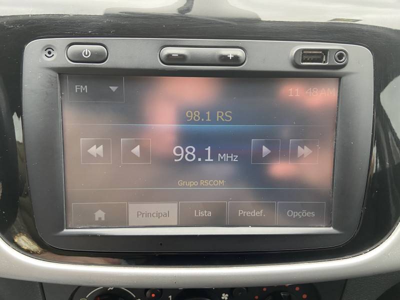 RENAULT - SANDERO - 2015/2015 - Cinza - R$ 36.900,00