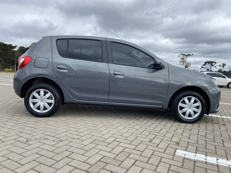 RENAULT - SANDERO - 2015/2015 - Cinza - R$ 36.900,00